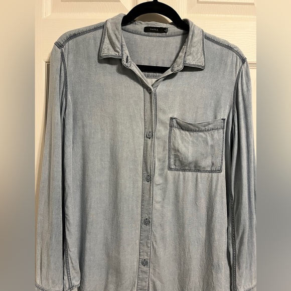 Aritzia Talula Denim Button Up Ladies Size Small - Picture 2 of 7